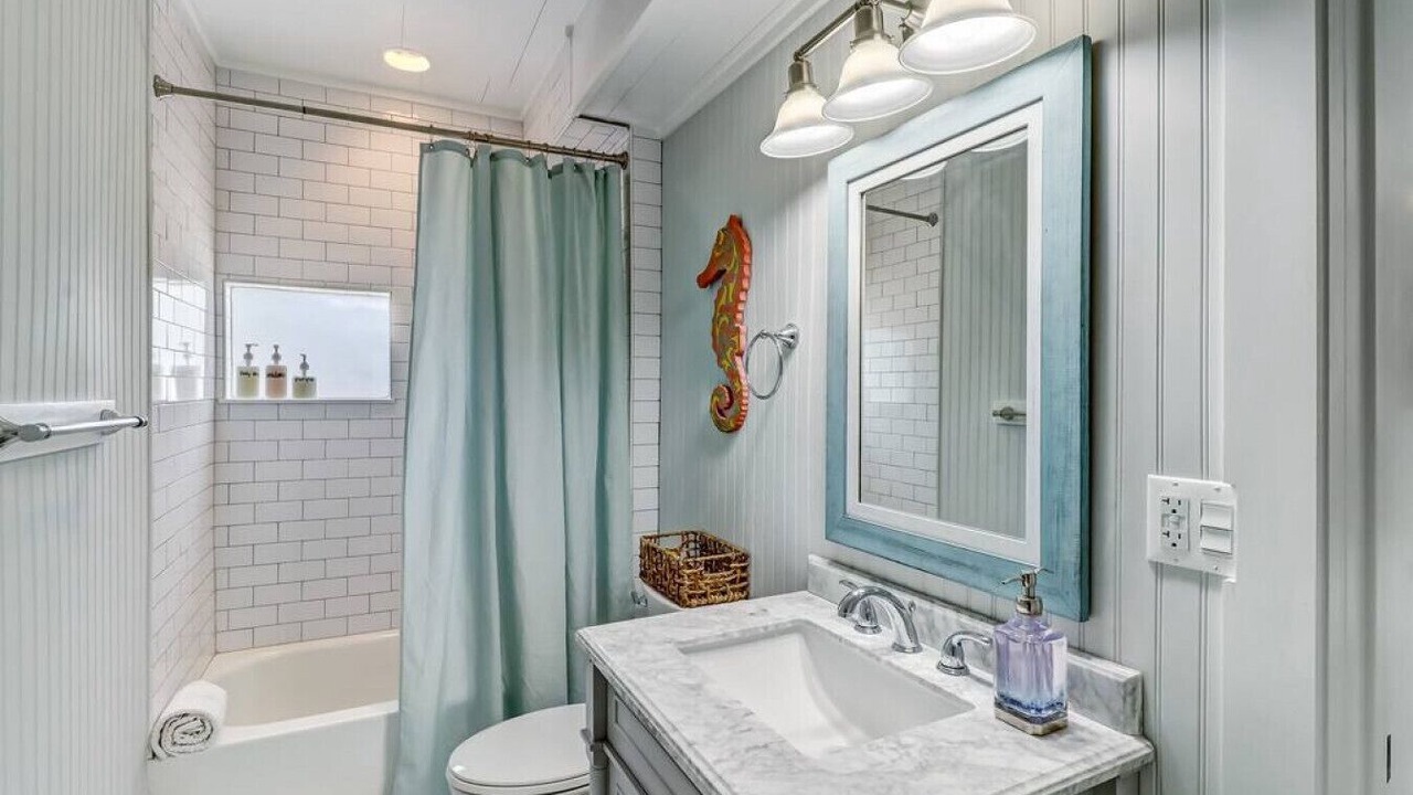Photo of Bathroom in Fernandina Beach