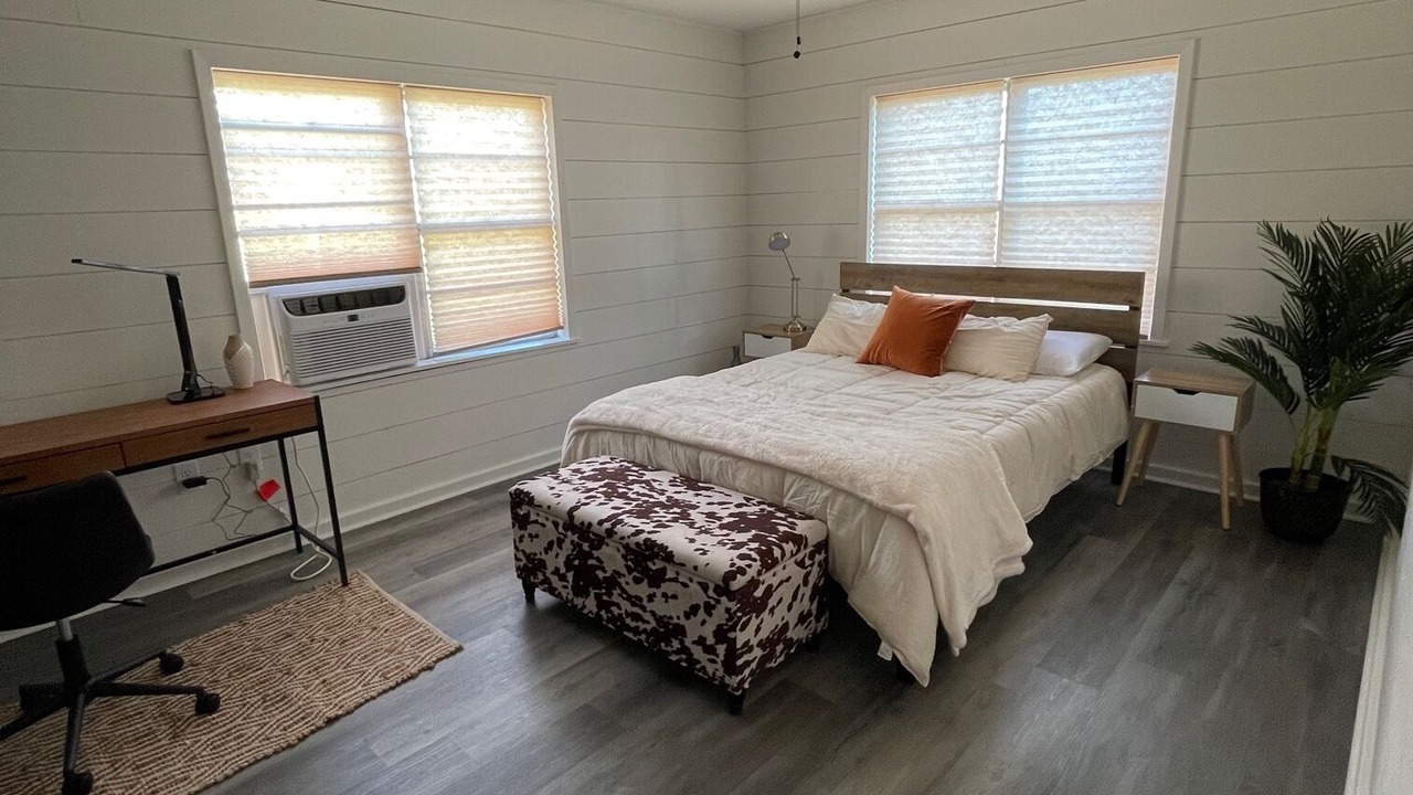 Photo of Bedroom in Shiner