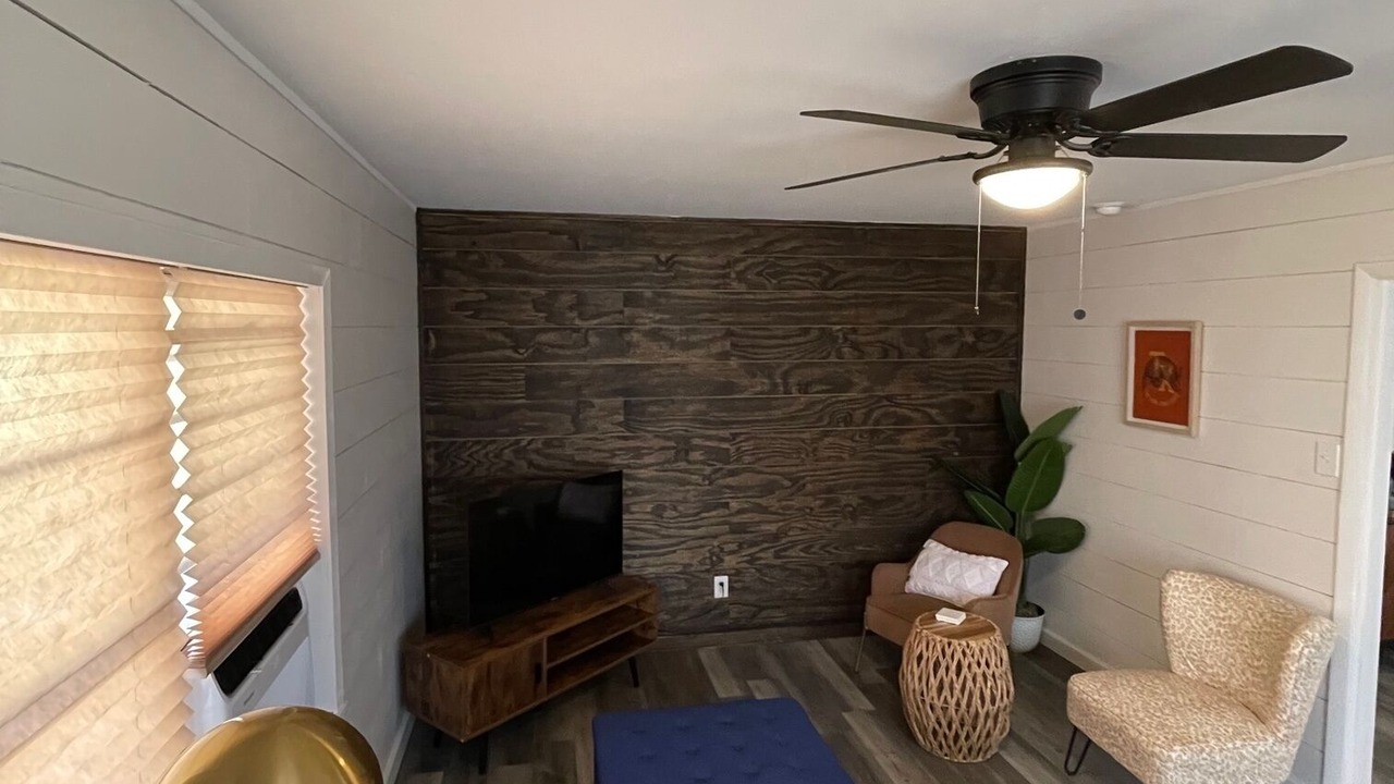 Photo of Livingroom in Shiner