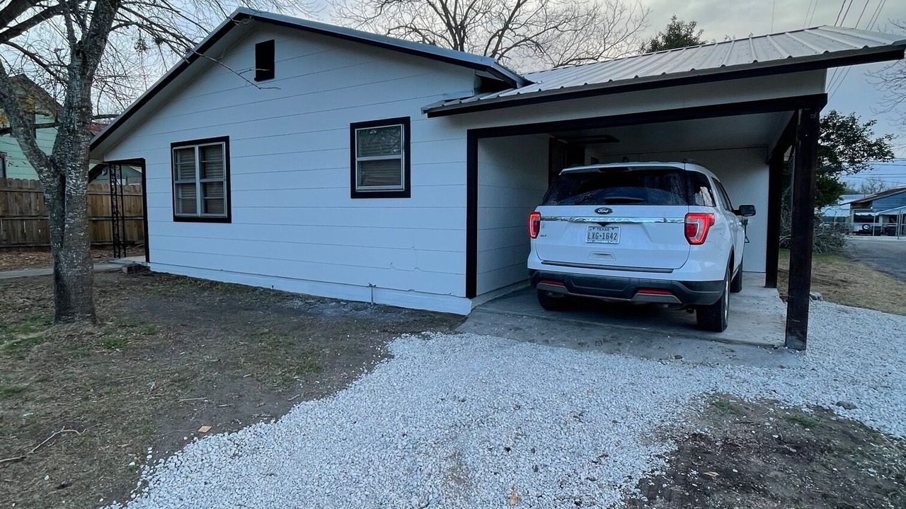 Photo of Outdoor in Shiner