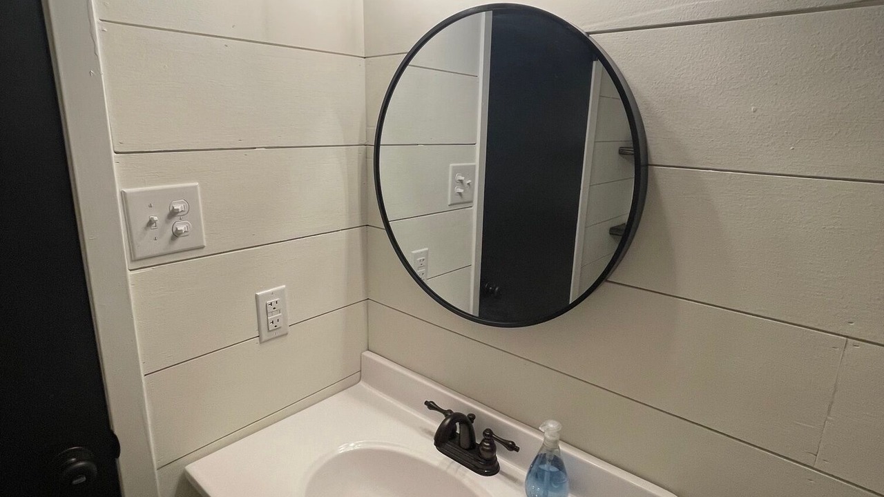 Photo of Bathroom in Shiner