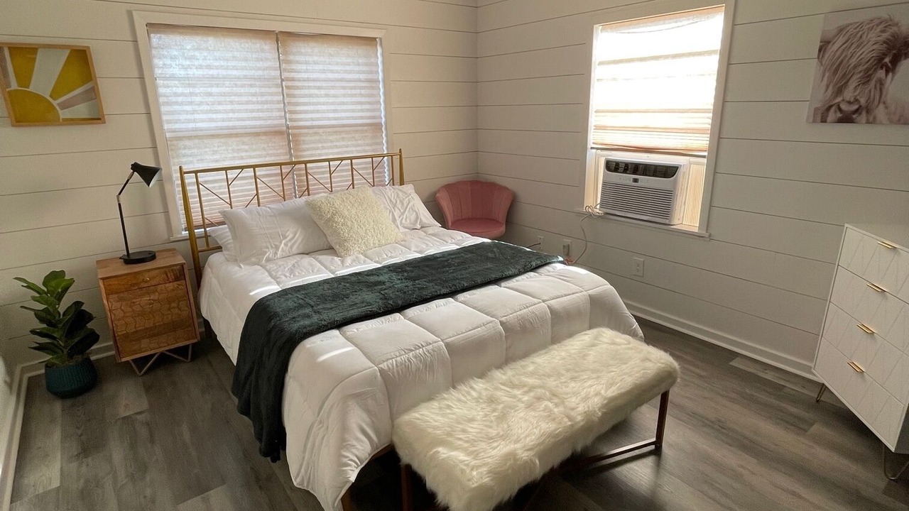 Photo of Bedroom in Shiner