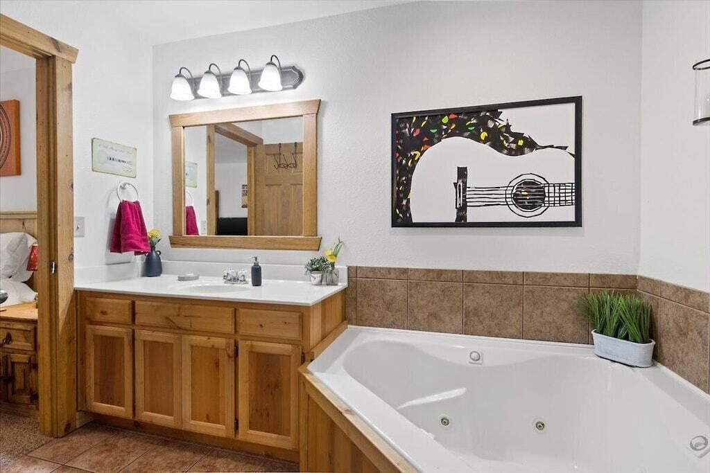 Photo of Bedroom in Branson West