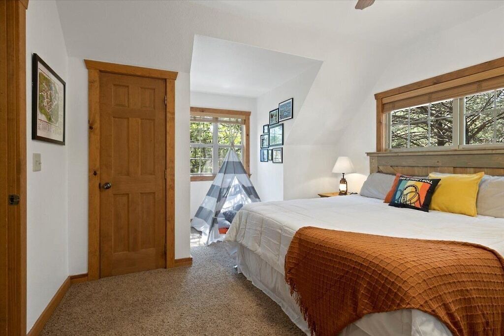 Photo of Bedroom in Branson West