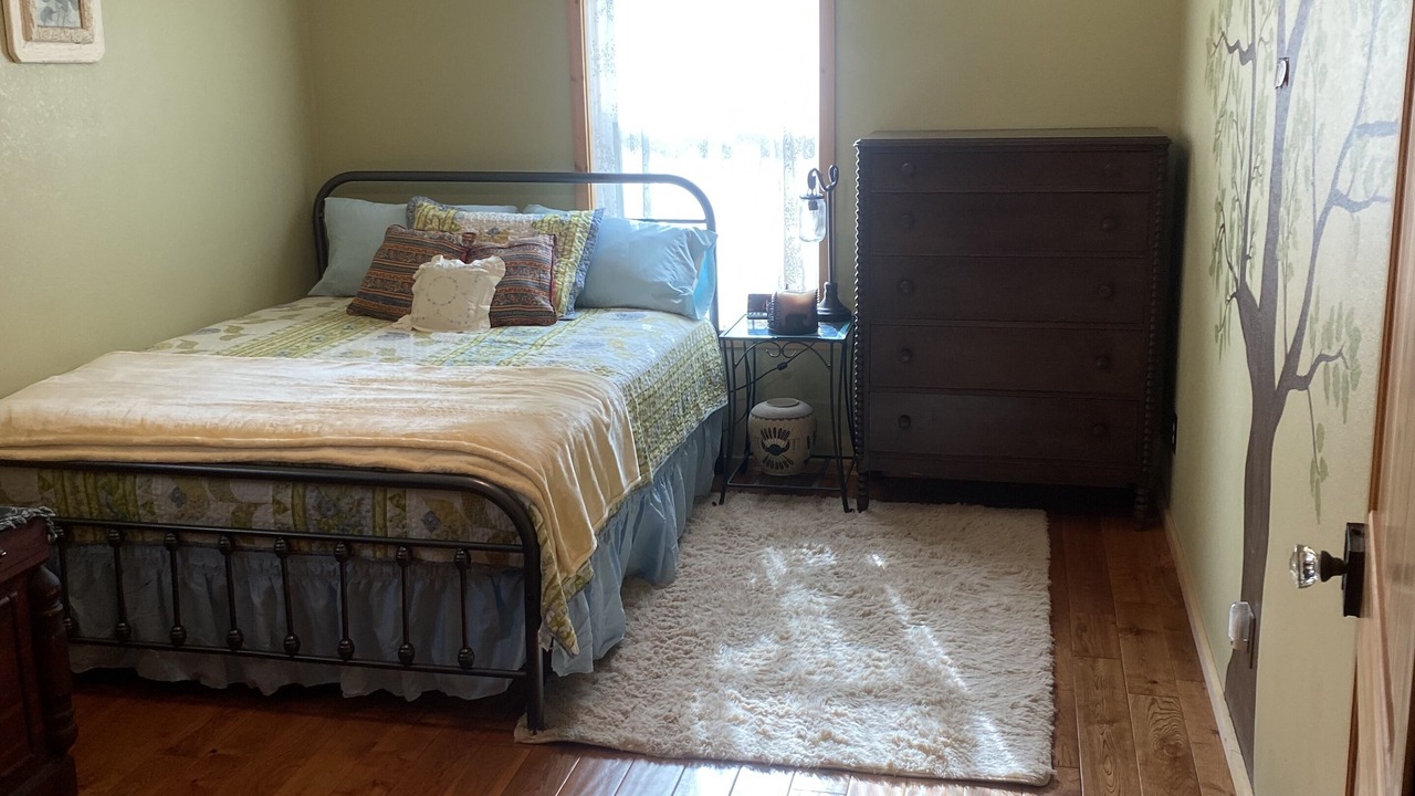 Photo of Bedroom in Leesville