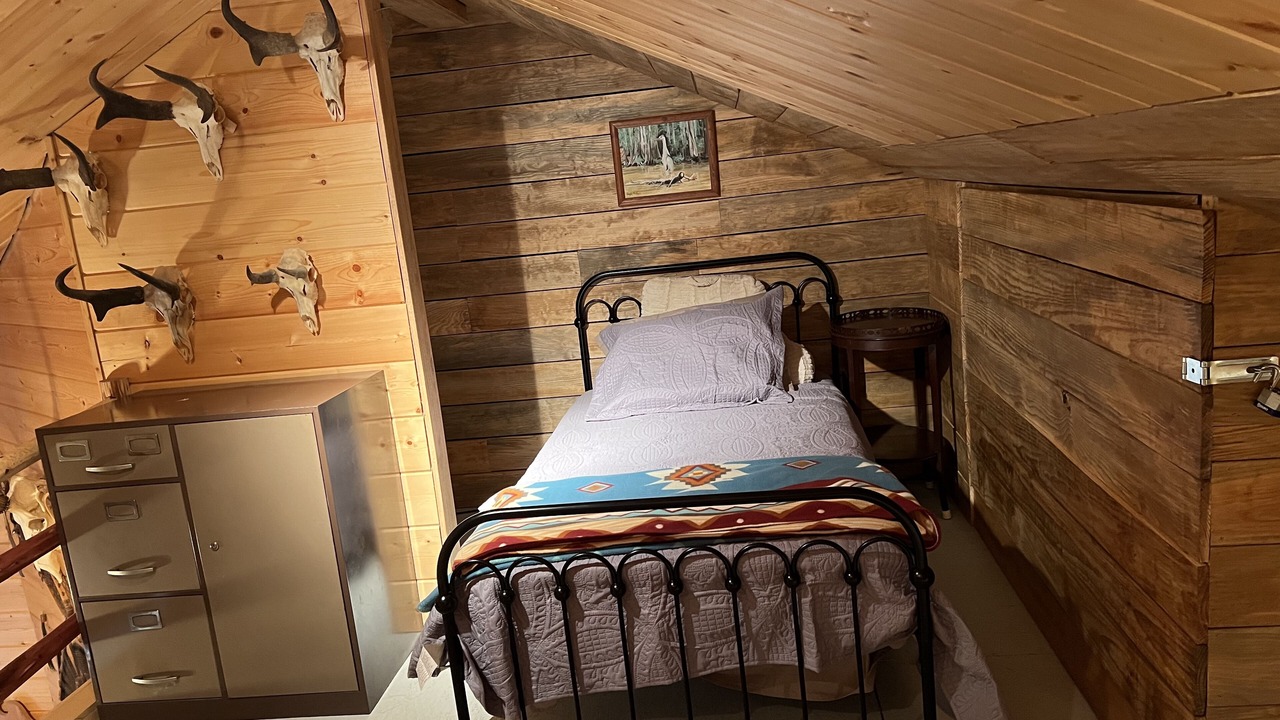Photo of Bedroom in Leesville