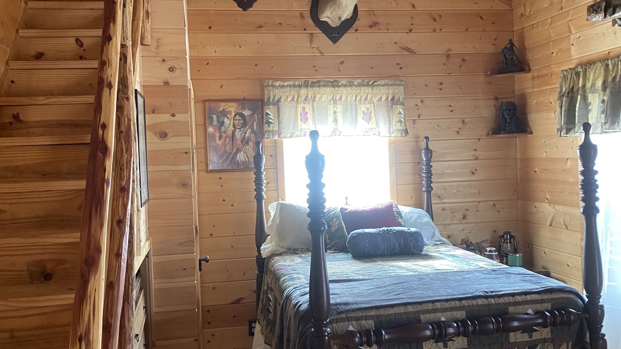 Photo of Bedroom in Leesville