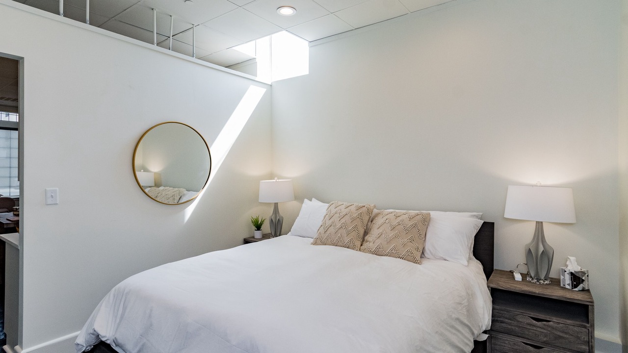 Photo of Bedroom in Central City