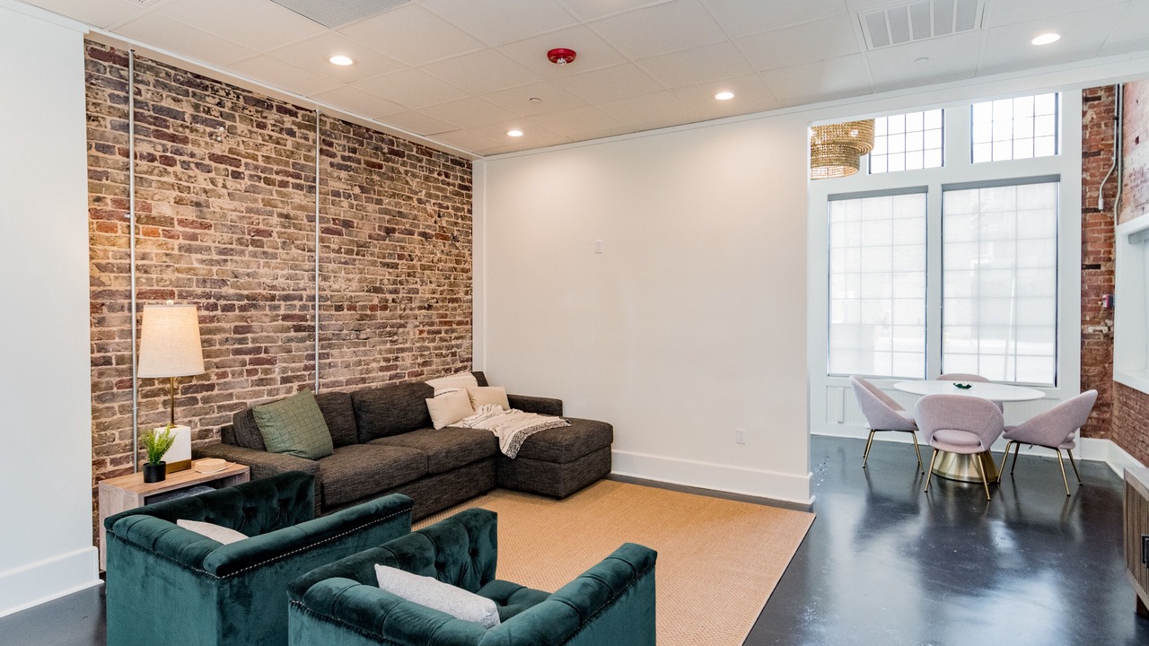 Photo of Livingroom in Central City