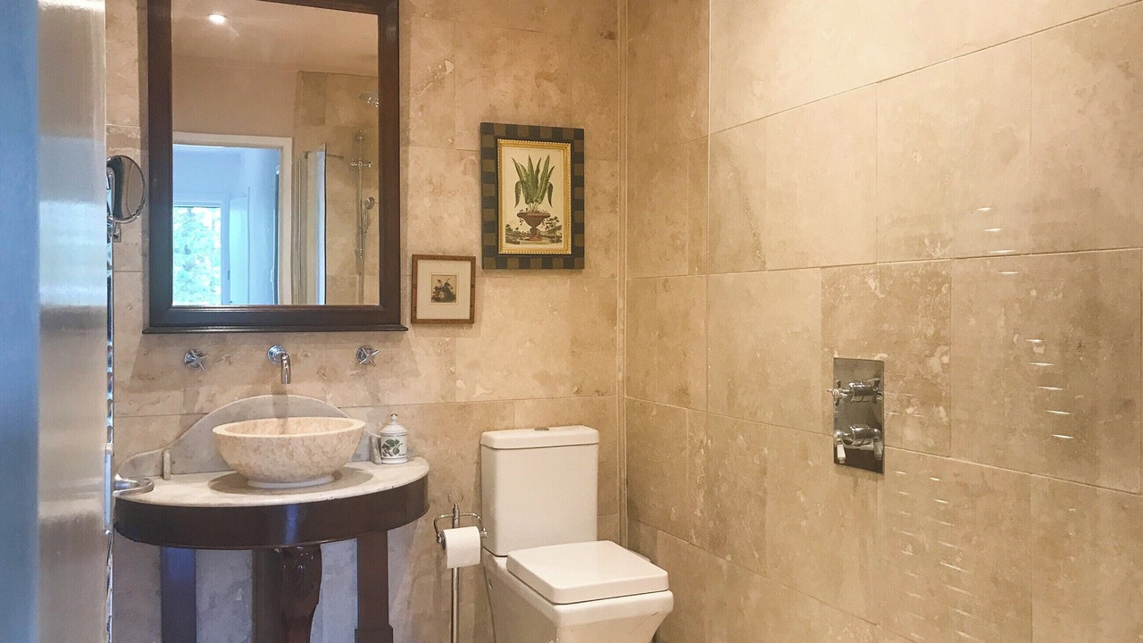 Photo of Bathroom in Salen