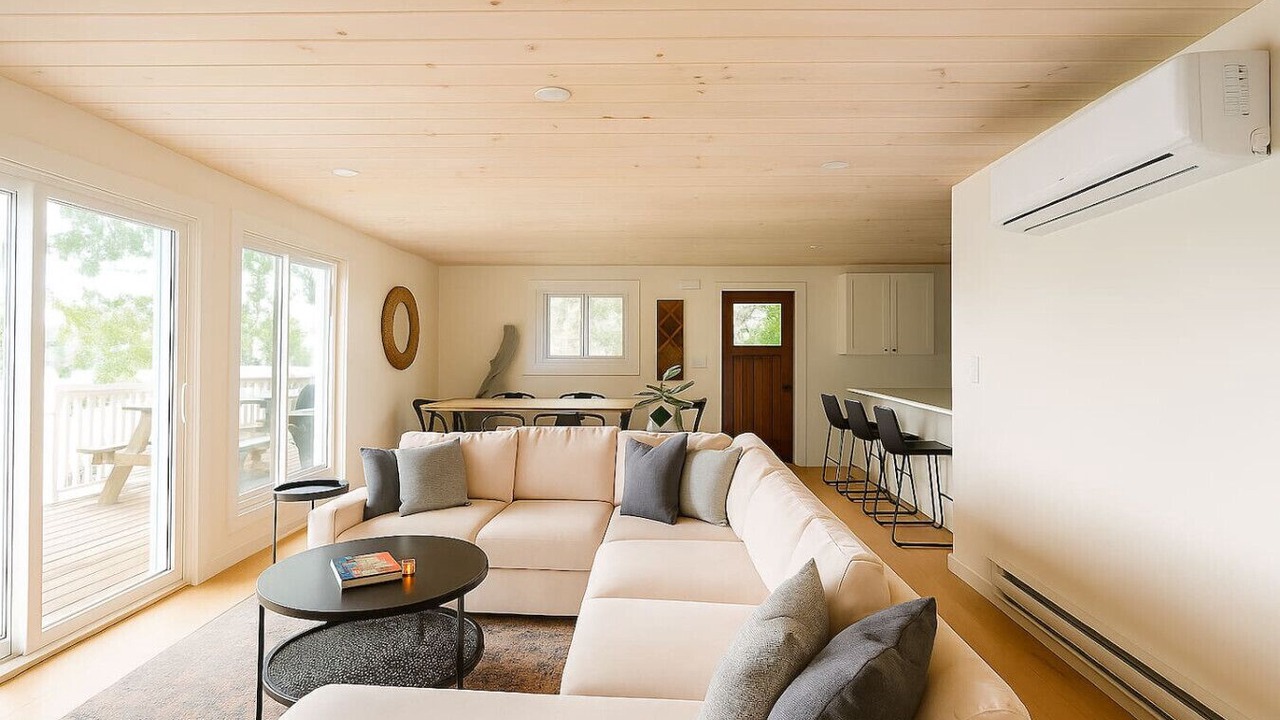 Photo of Livingroom in Utterson