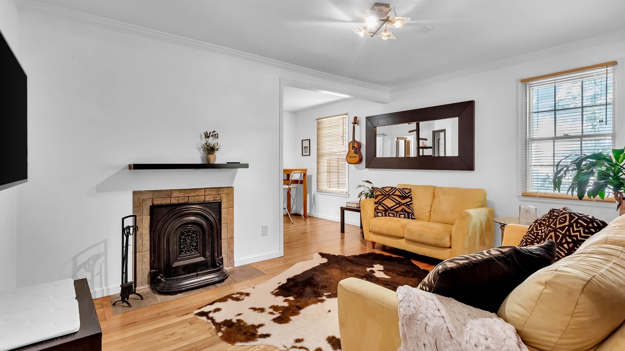 Photo of Livingroom in Loring Heights