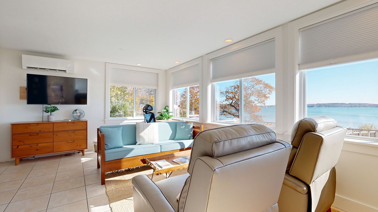 Photo of Livingroom in Rockland