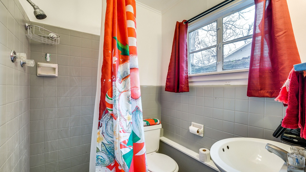 Photo of Bathroom in Rockaway Beach