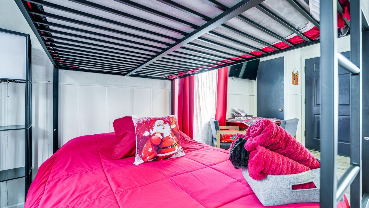 Photo of Bedroom in Rockaway Beach