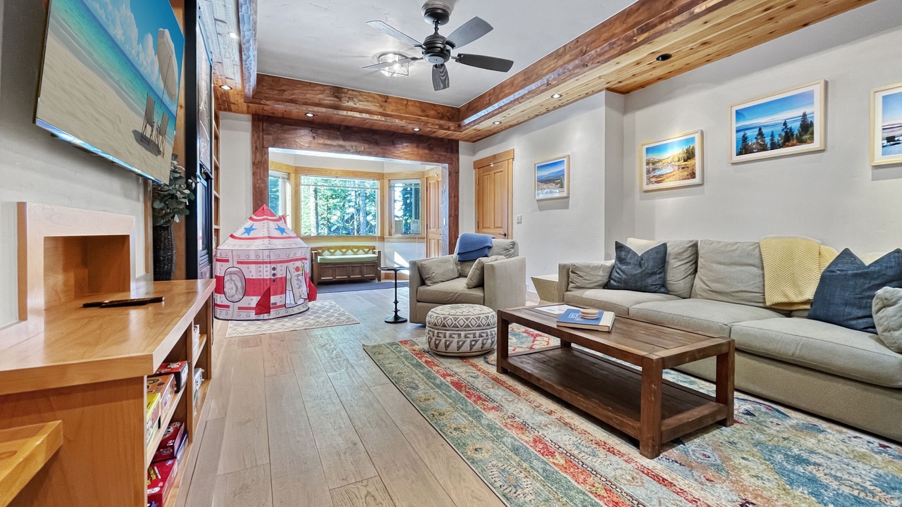 Photo of Livingroom in Carnelian Bay