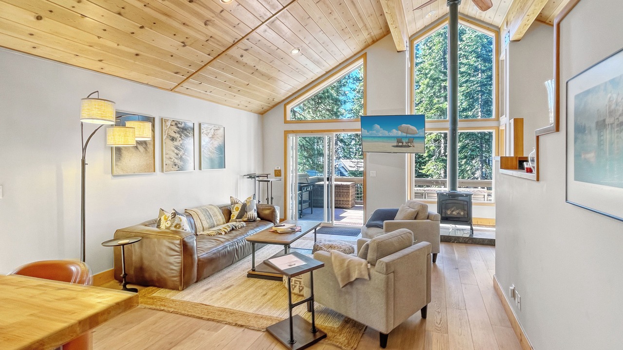 Photo of Livingroom in Carnelian Bay