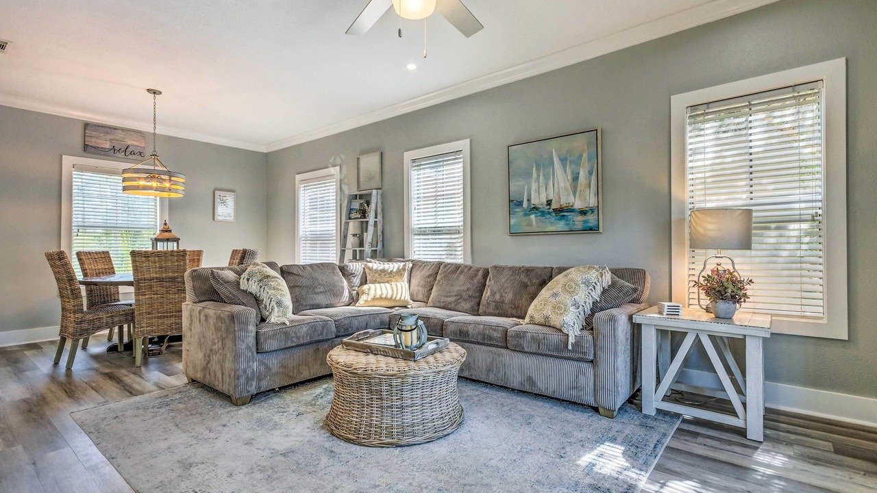 Photo of Livingroom in Ono Island