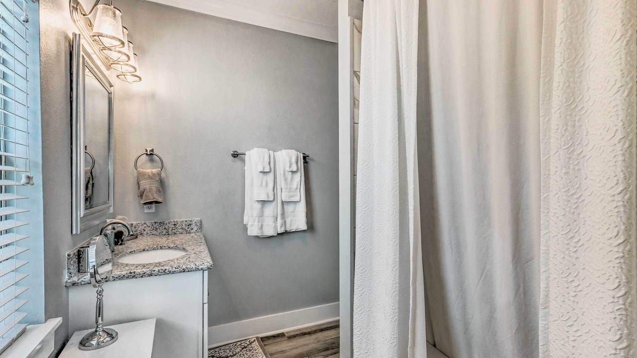 Photo of Bathroom in Ono Island