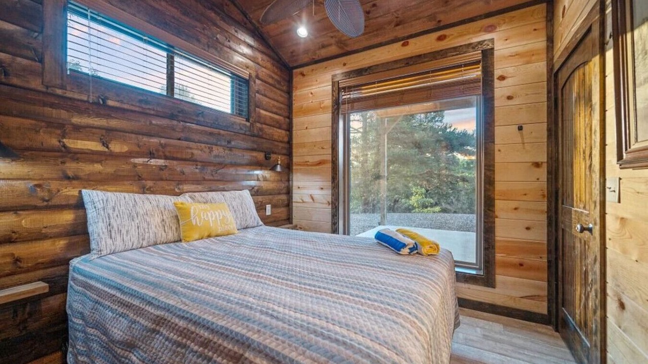 Photo of Bedroom in Smithville