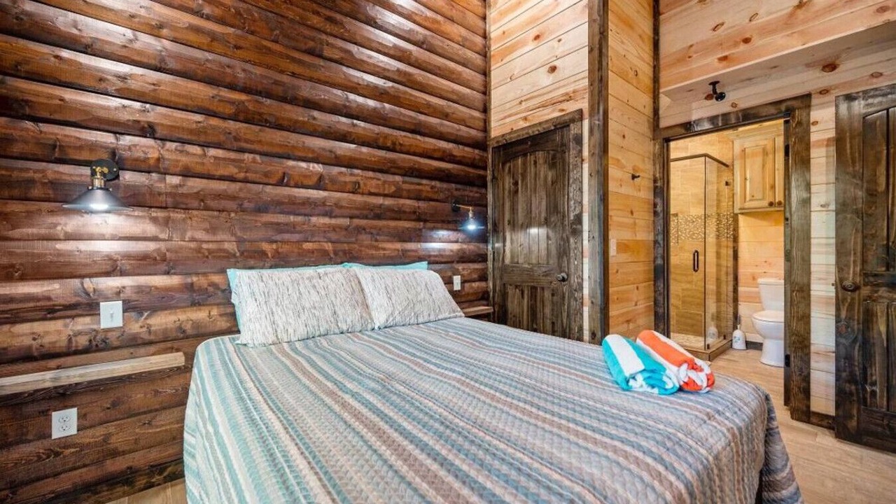 Photo of Bedroom in Smithville