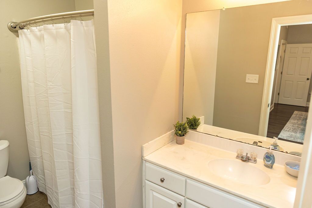Photo of Bathroom in Highlands - Perkins