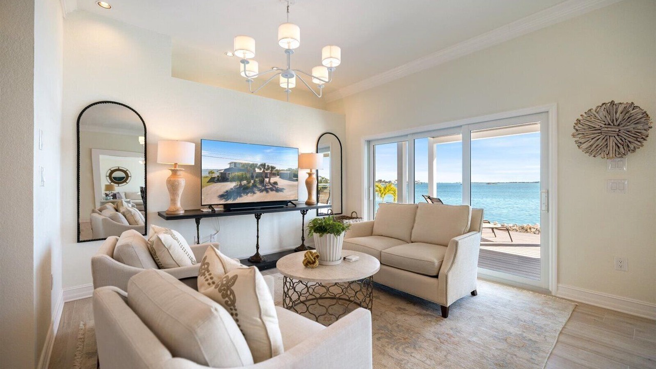 Photo of Livingroom in Englewood