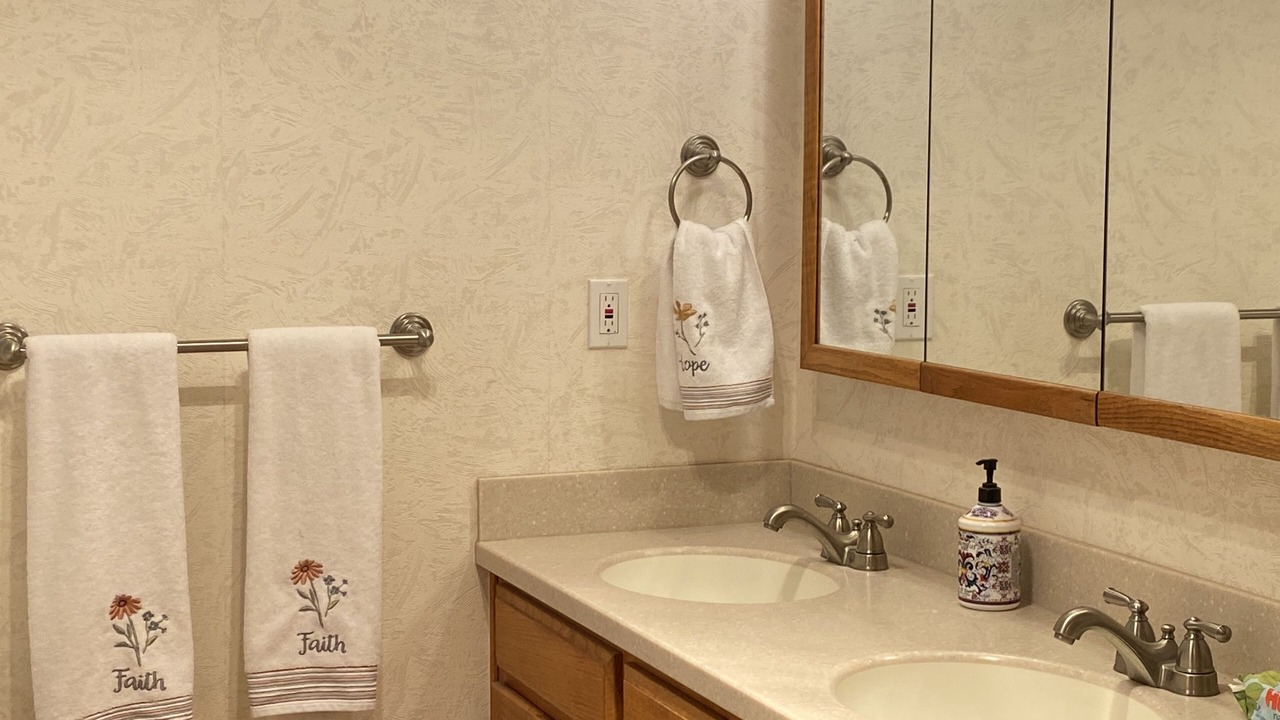 Photo of Bathroom in Umpqua