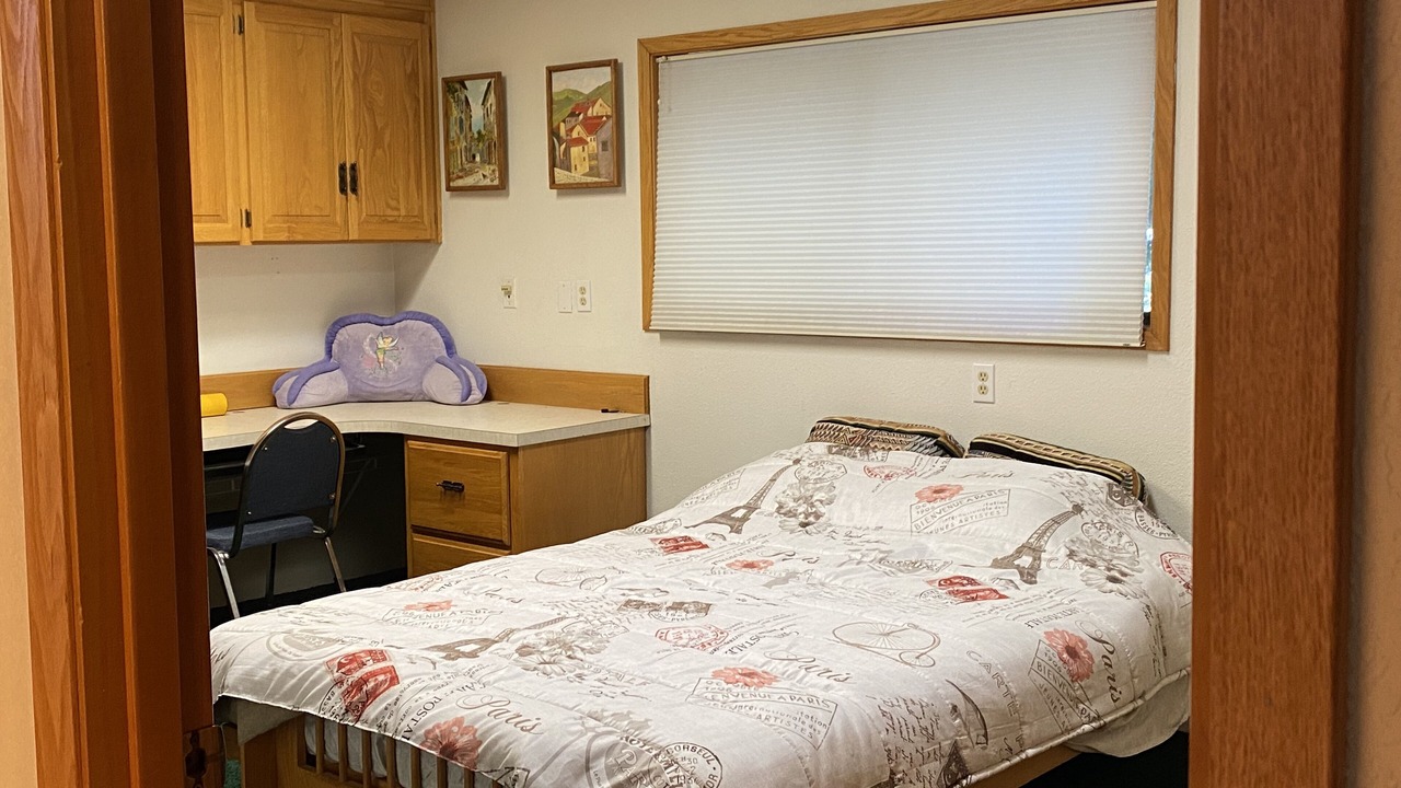 Photo of Bedroom in Umpqua