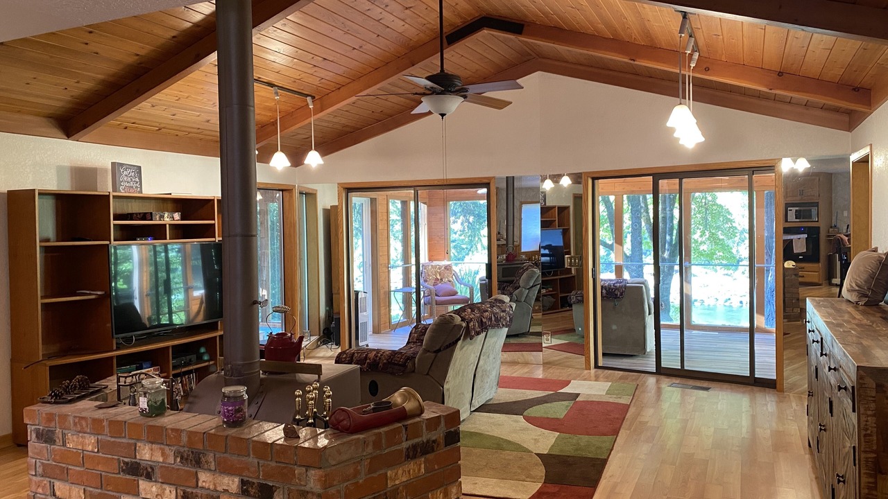 Photo of Livingroom in Umpqua