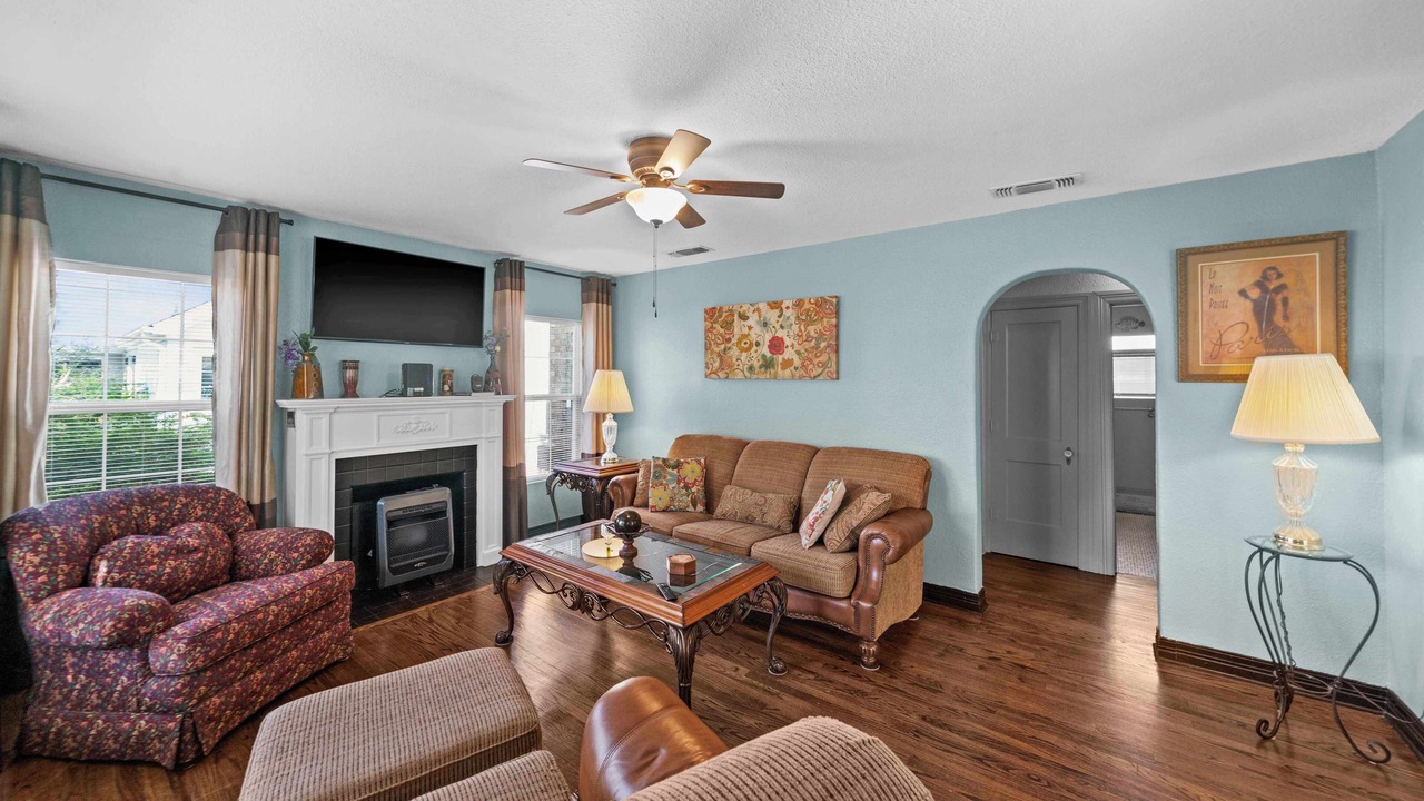 Photo of Livingroom in Tyler
