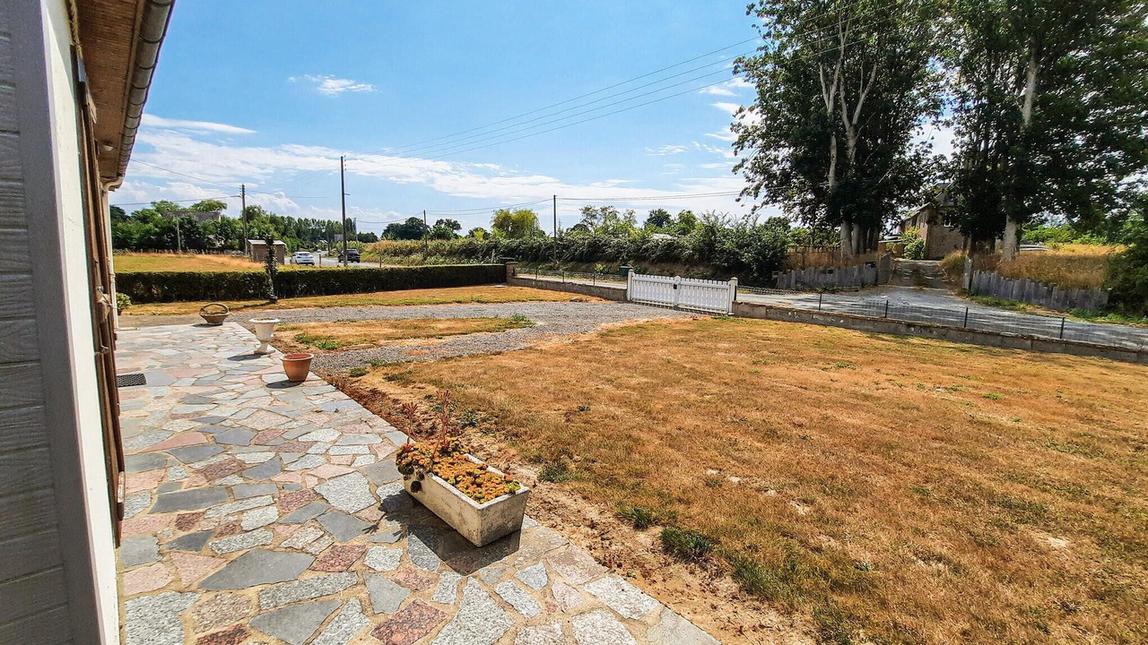 Photo of Others in Bacilly