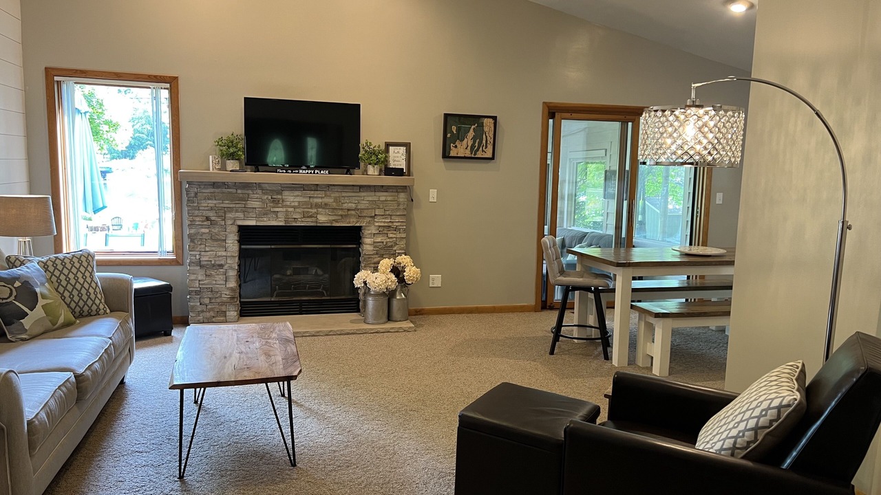 Photo of Livingroom in Central Lake