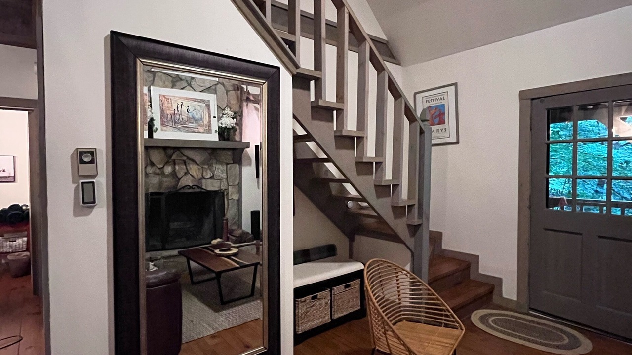 Photo of Livingroom in Cedar Mountain