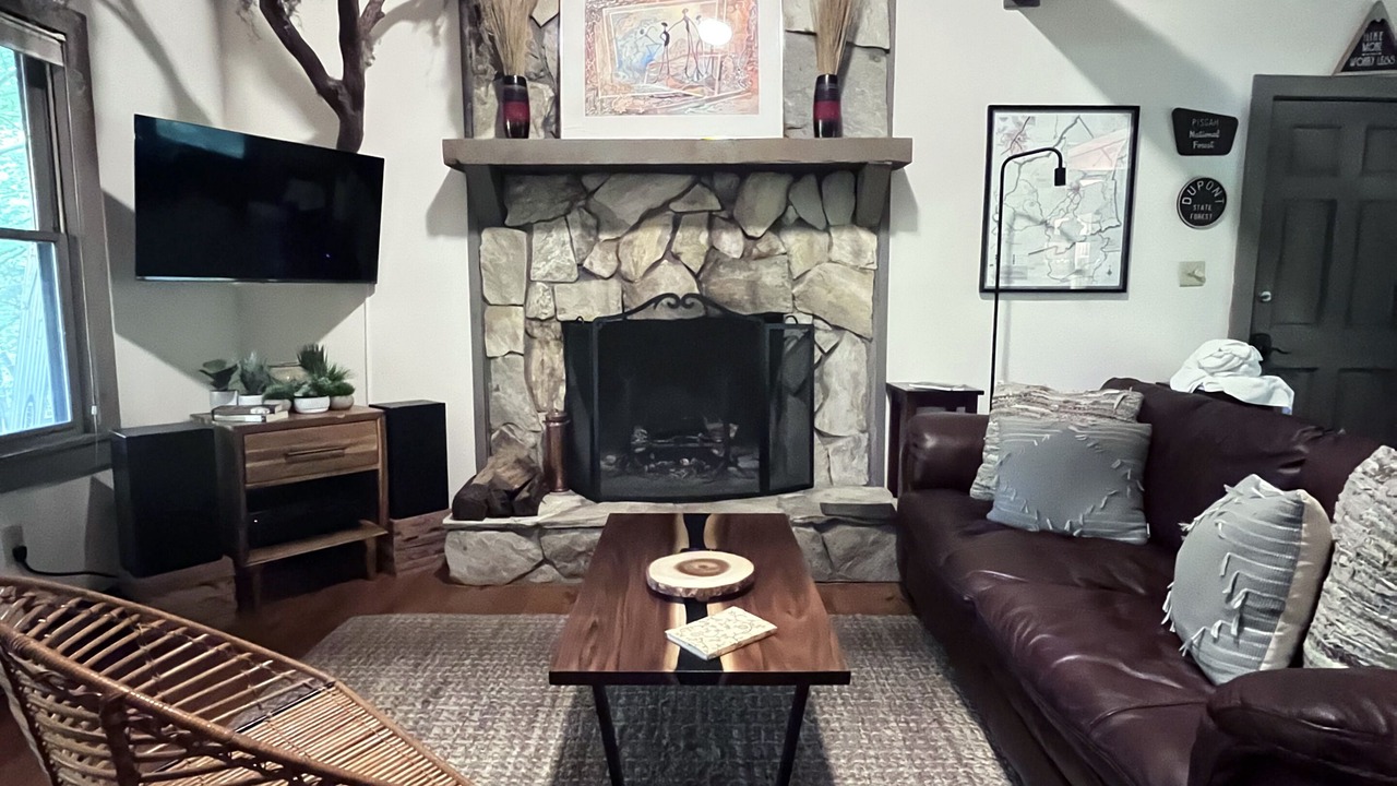 Photo of Livingroom in Cedar Mountain