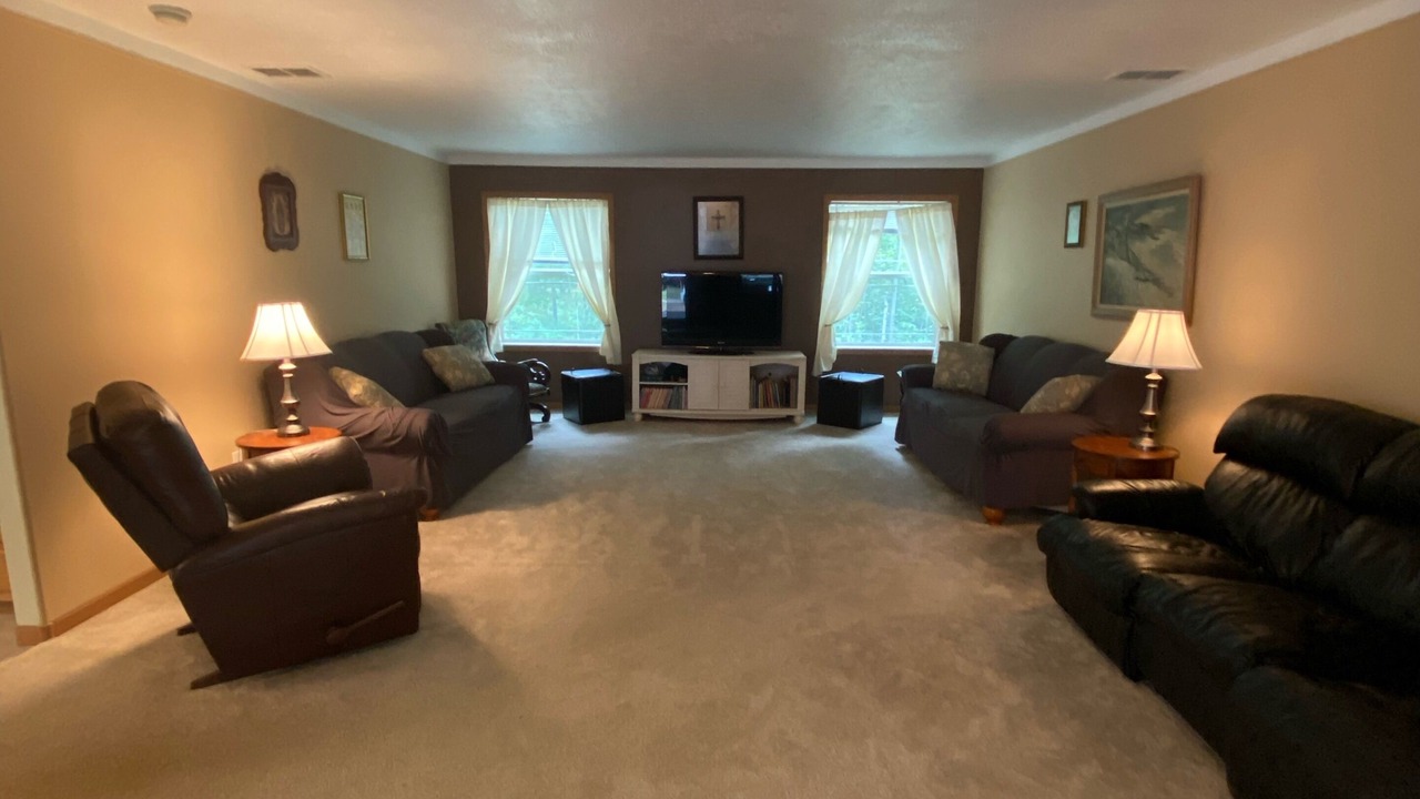 Photo of Livingroom in Millersburg