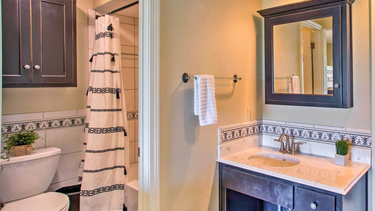 Photo of Bathroom in Pottsboro