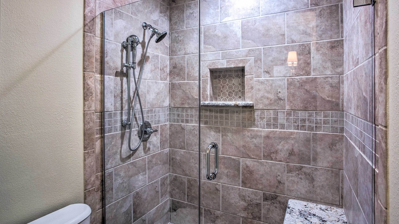 Photo of Bathroom in Pottsboro