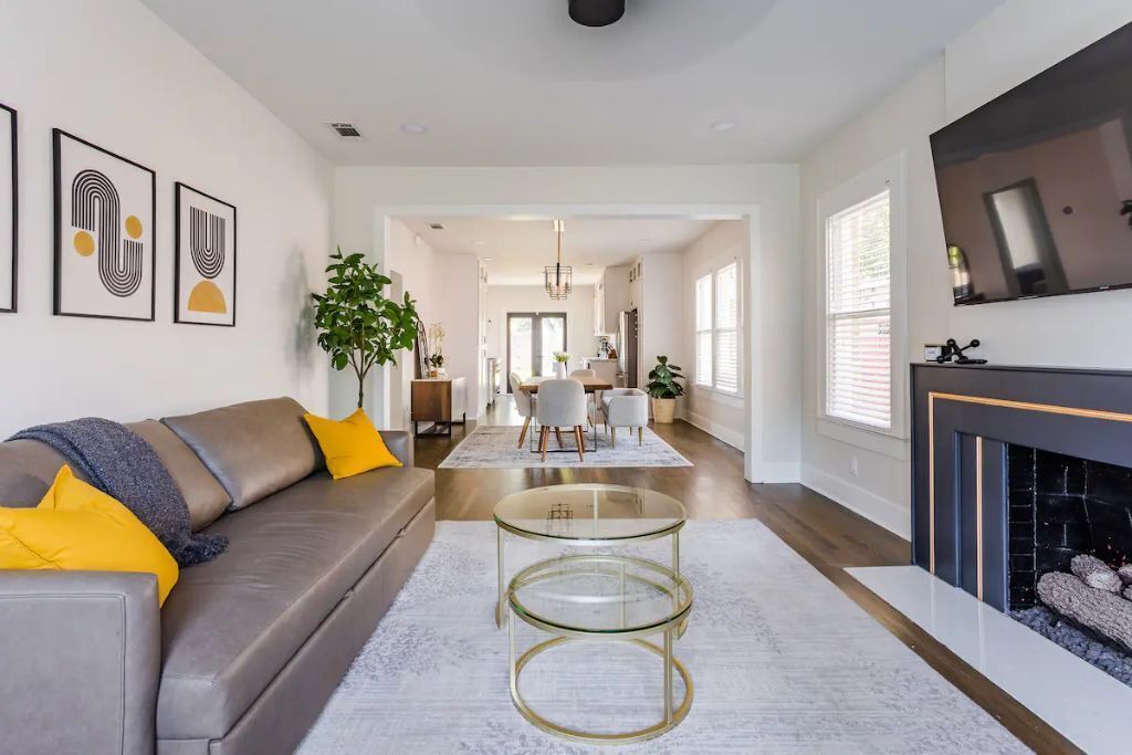 Photo of Livingroom in Lower Greenville