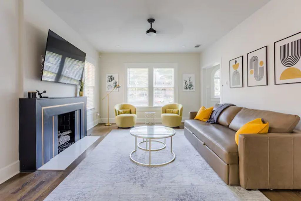 Photo of Livingroom in Lower Greenville