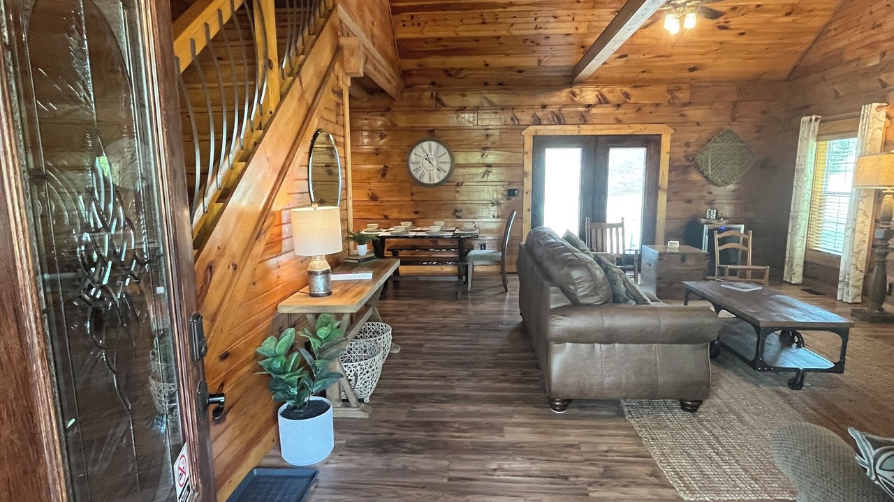 Photo of Livingroom in Byrdstown