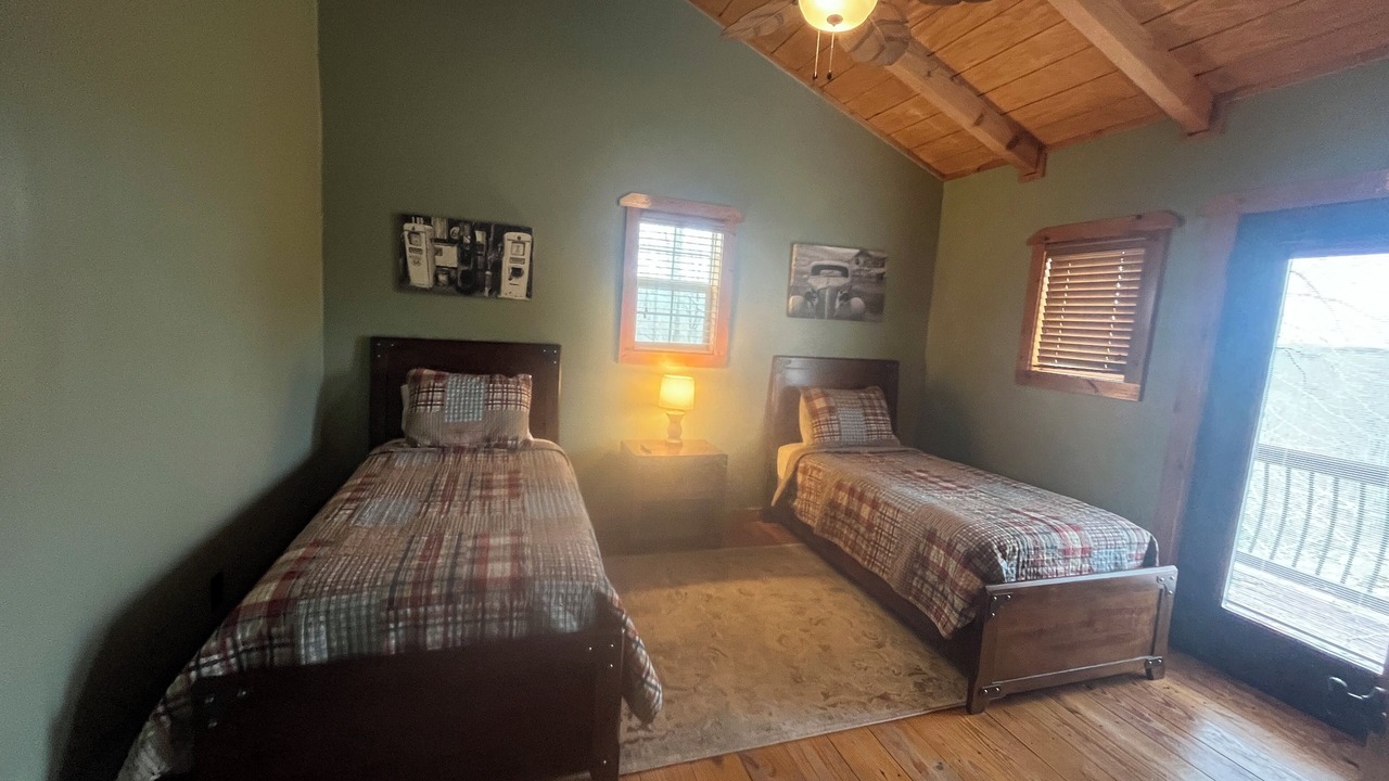 Photo of Bedroom in Byrdstown