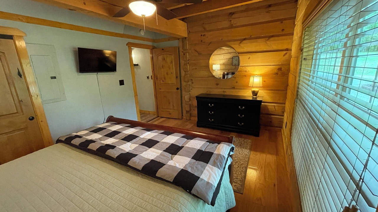 Photo of Bedroom in Byrdstown