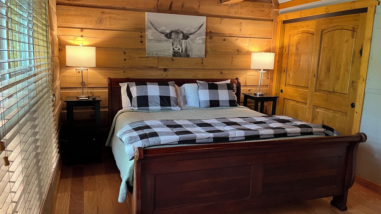 Photo of Bedroom in Byrdstown