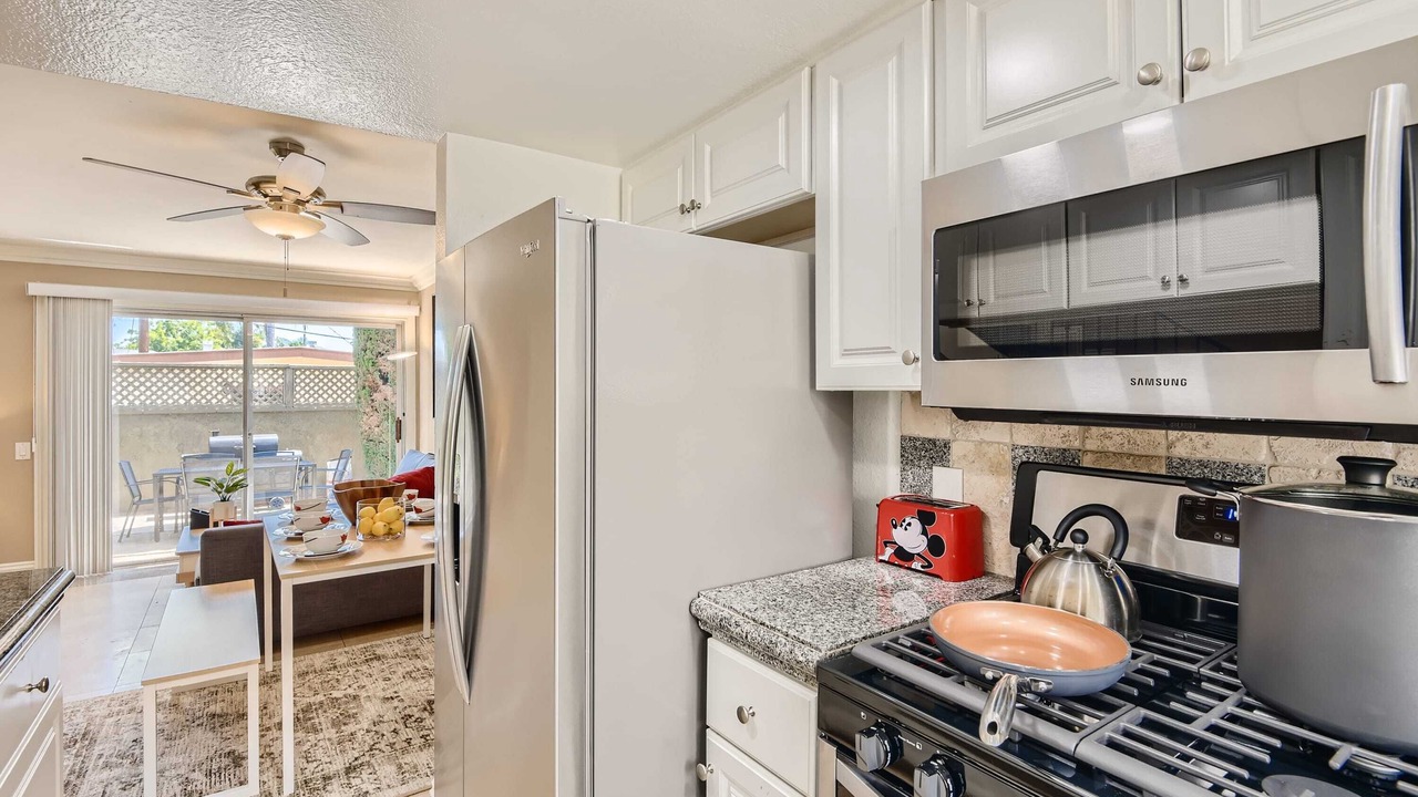 Photo of Kitchen in East Side Costa Mesa