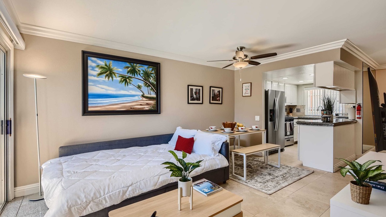 Photo of Bedroom in East Side Costa Mesa