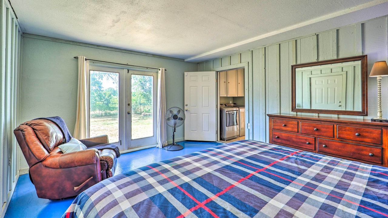 Photo of Bedroom in Grove