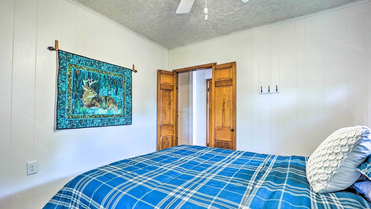 Photo of Bedroom in Grove
