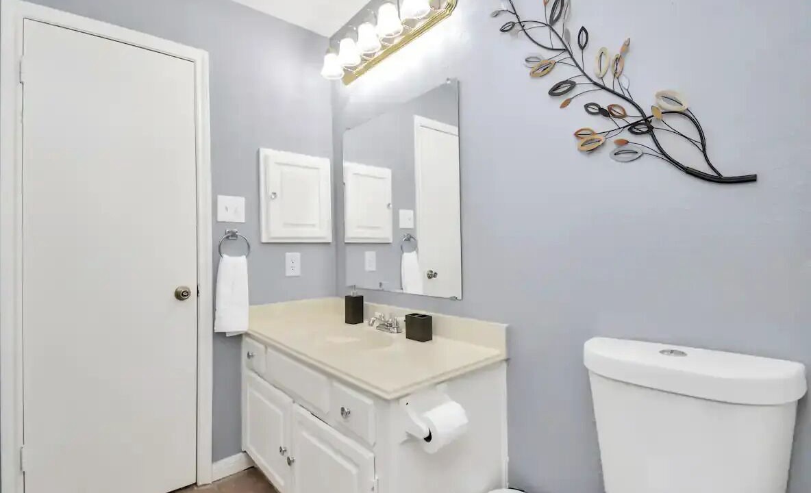 Photo of Bathroom in George Bush Park/Eldridge
