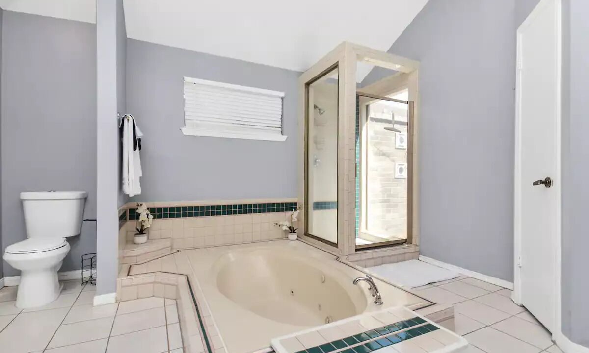 Photo of Bathroom in George Bush Park/Eldridge